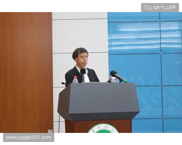 深度对话：探索陈丽在网球世界中的成长与奋斗历程